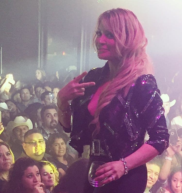 Para 2011, la agrupación cambió el pasito duranguense por la banda.