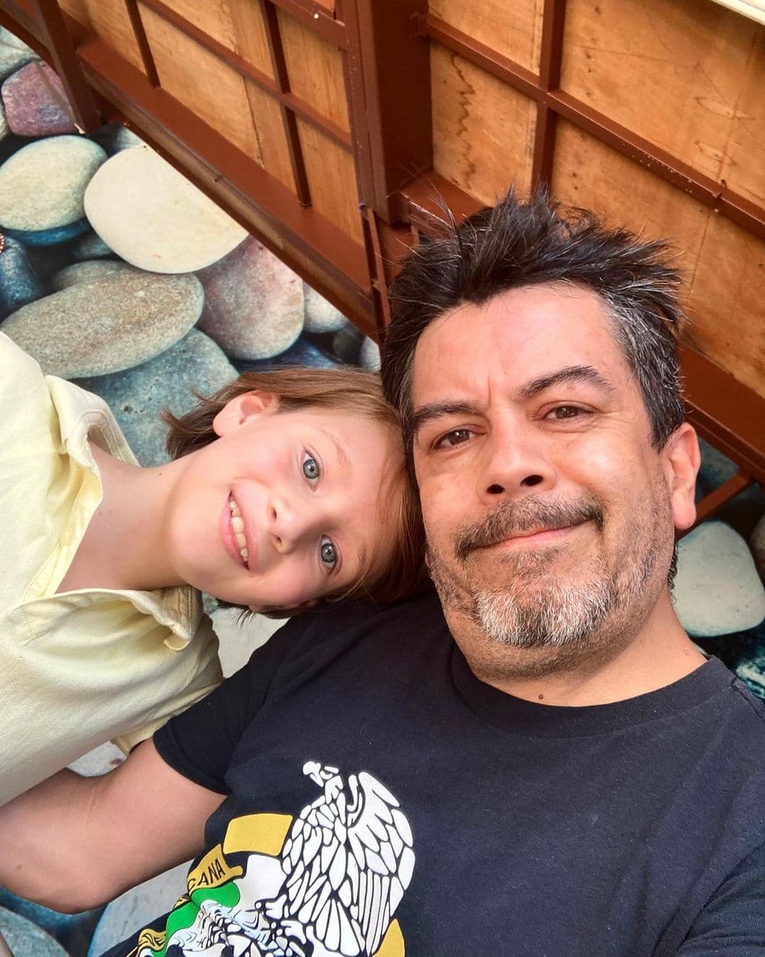 Espejel es el orgulloso padre de
<b>Fausto</b>, con quien cada que puede comparte tiernas fotografías en sus redes sociales.