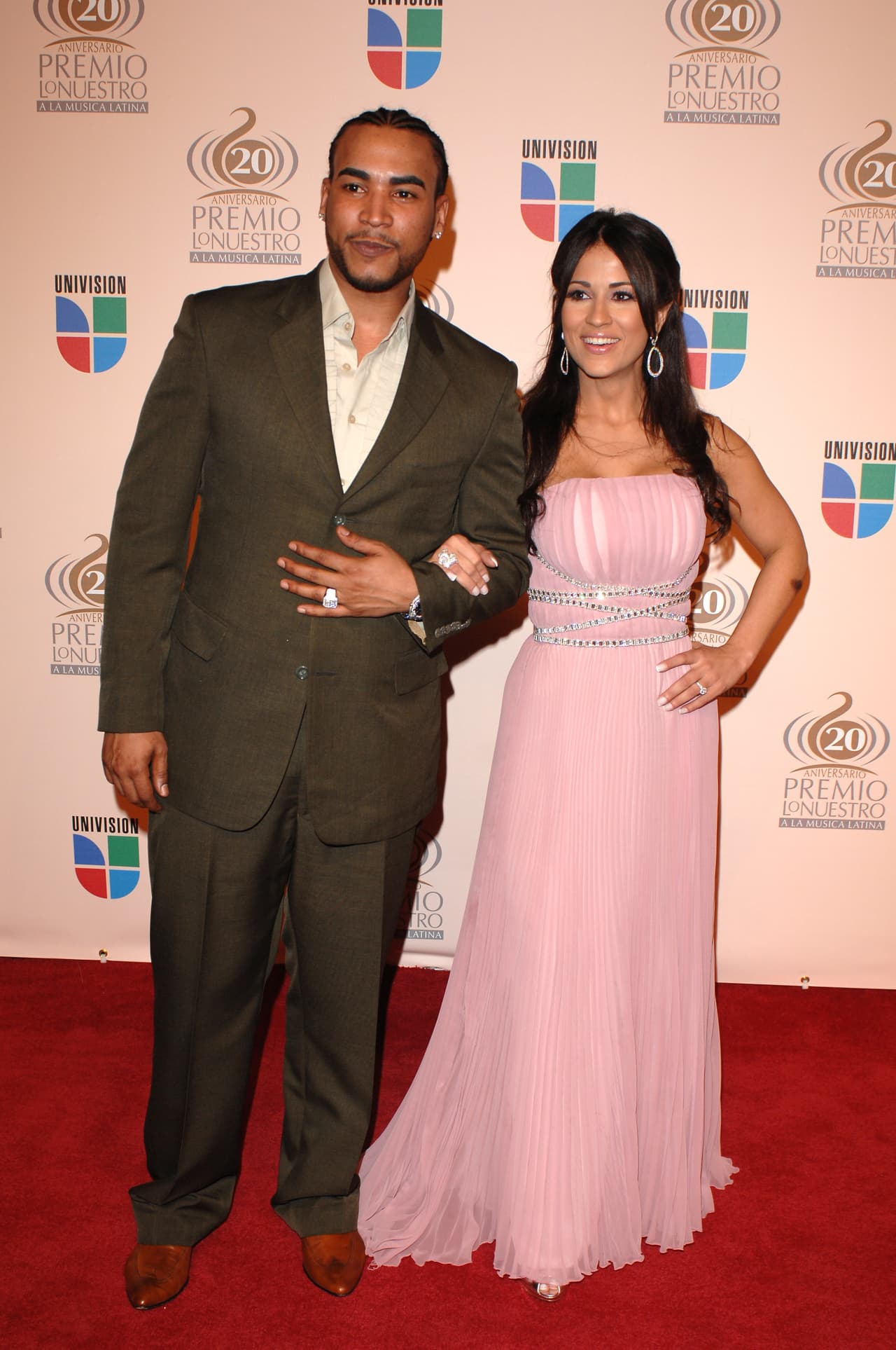 El amor les duró apenas tres años y la pareja se divorció en 2011. En abril de 2017, Don Omar canceló en el último momento una entrevista que ella había pactado. Aún así, Jackie asegura que mantiene una buena relación con su ex.