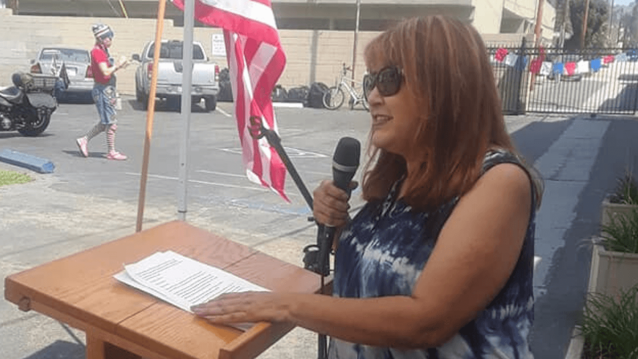 ¿Quién es esta política hispana que rechaza ayudar a indocumentados en California?