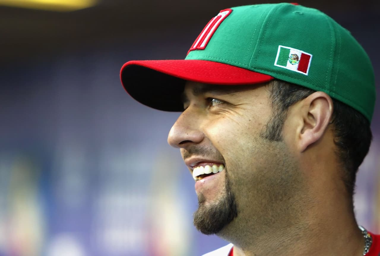 El exdeportista de 49 años fue detenido en EEUU en febrero de 2018 
<b><a href="https://www.univision.com/entretenimiento/esteban-loaiza-no-fue-arrestado-por-error-las-autoridades-tenian-en-la-mira-al-viudo-de-jenni-rivera" target="_blank">con más de 44 libras de sustancias ilícitas</a></b>, por lo que quedó privado de su libertad y bajo la custodia de la oficina del Alguacil de San Diego, California.
<br>