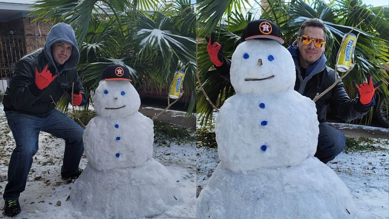 Martin Barrera quien es un artista local hizo este muñeco de nieve al estilo H-Town.