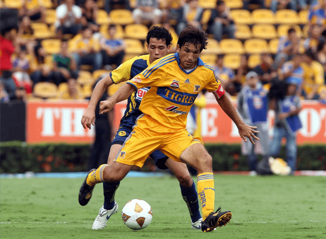 ‘Kikin’ Fonseca, Omar Bravo, Antonio Sancho y ‘Bobo’ Bautista estuvieron en el último triunfo rojiblanco… hoy están retirados.