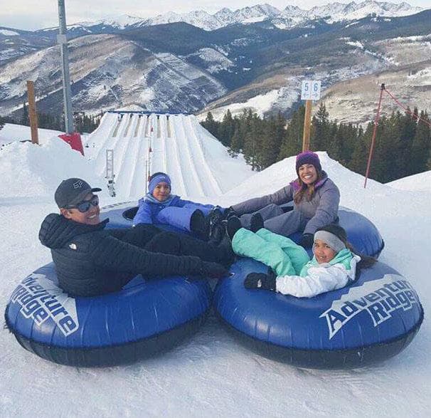 La unión familiar la mantiene con esa gran sonrisa que la caracteriza, sobre todo cuando está rodeada de paisajes espectaculares como los de Colorado hace algunos años y los que recientemente disfrutó en Park City, Utah.