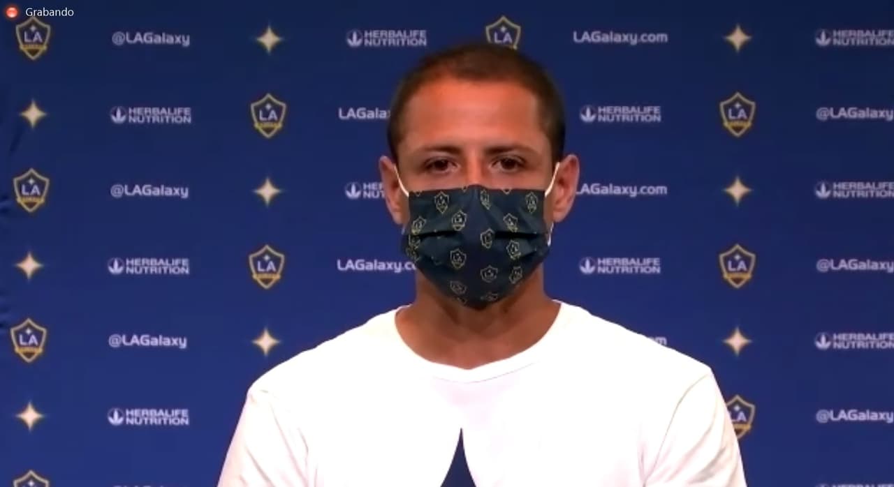 Chicharito sobre Vela: “Tomó una decisión sabia”