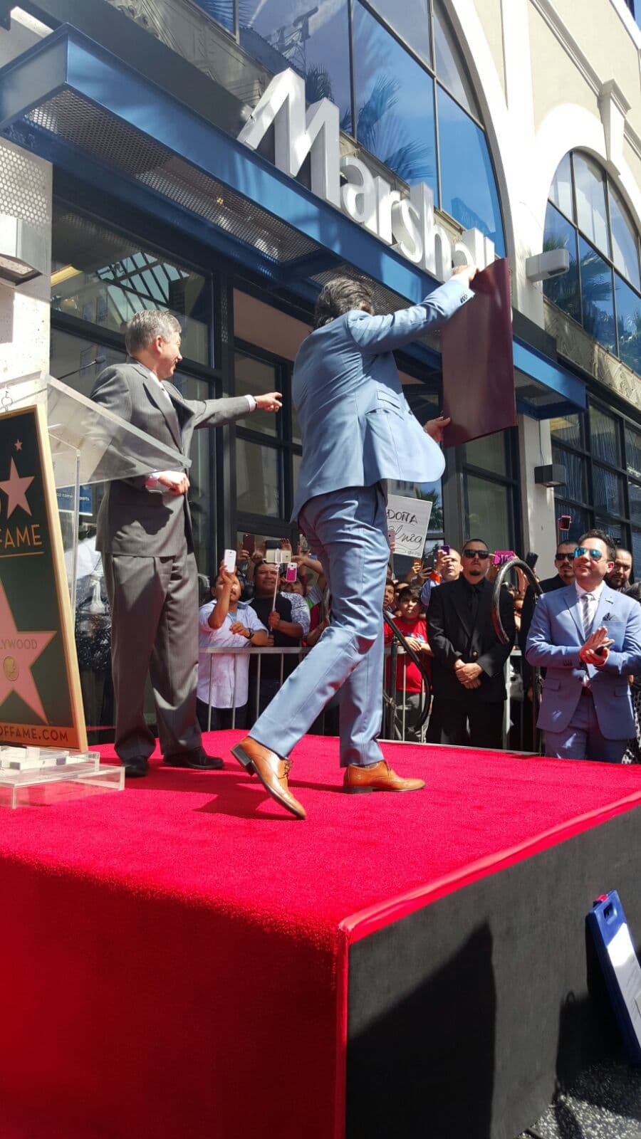 Él nunca será lo mismo sin sus cinco pilares: su esposa y sus cuatro hijos.