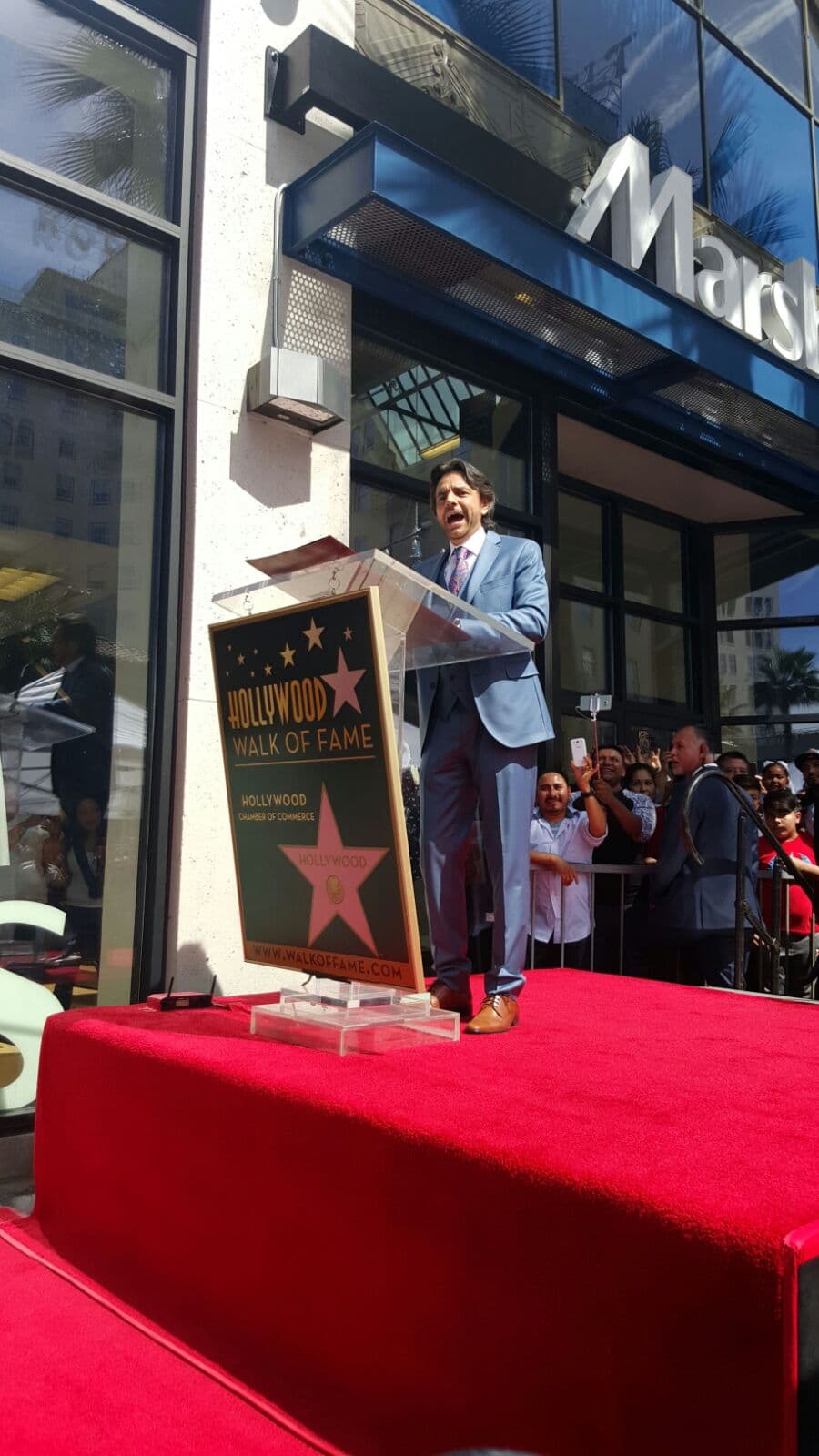 "Gracias por sus risas, por su amor y, especialmente, por apoyarme en esta aventura en Estados Unidos", agregó.