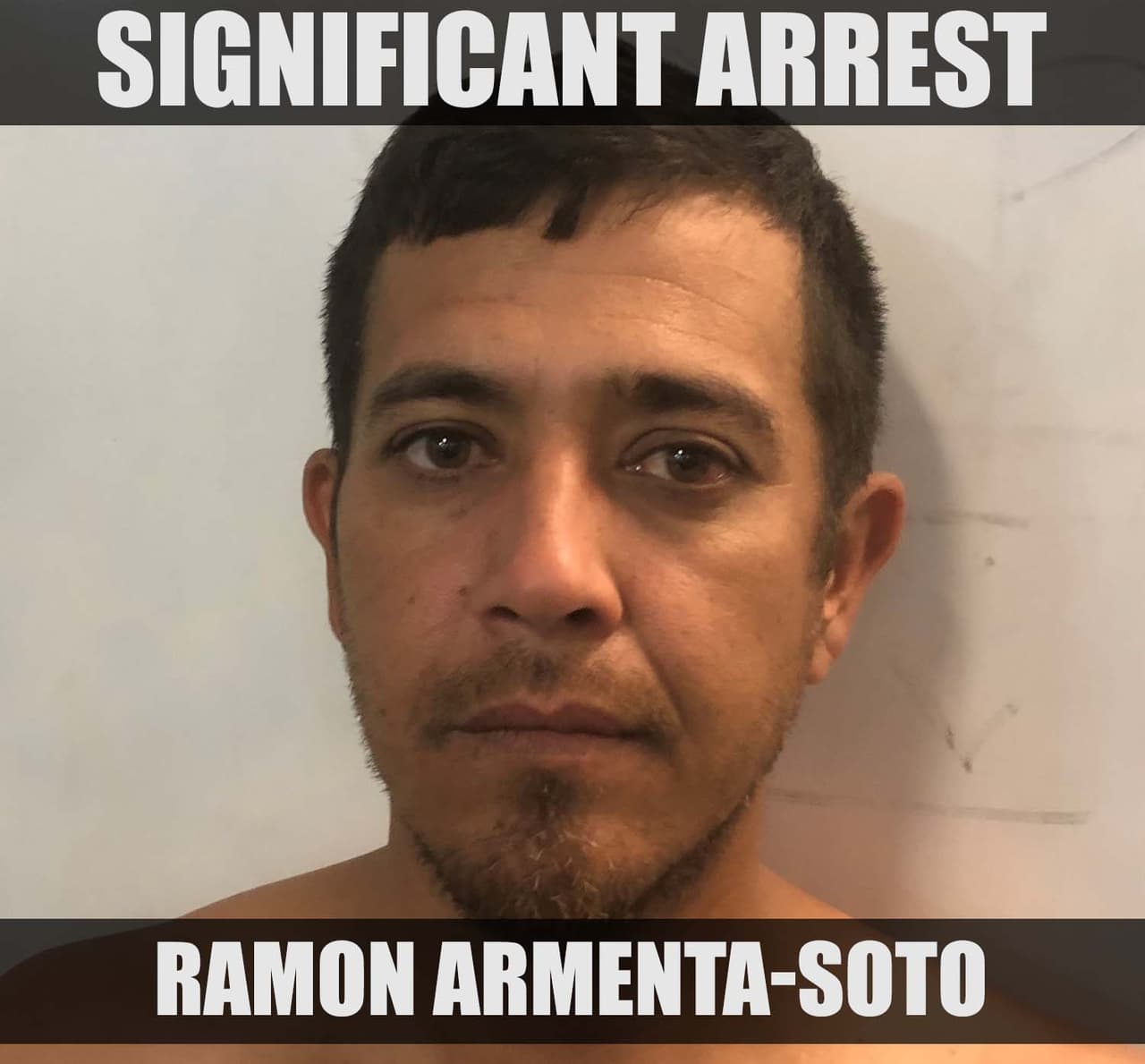 Arrestaron en Casa Grande a Ramón Armenta Soto, un migrante con antecedentes criminales al sur de Sells, en Arizona. Las verificaciones de registros revelaron que Ramón fue condenado por la venta y posesión de drogas peligrosas.