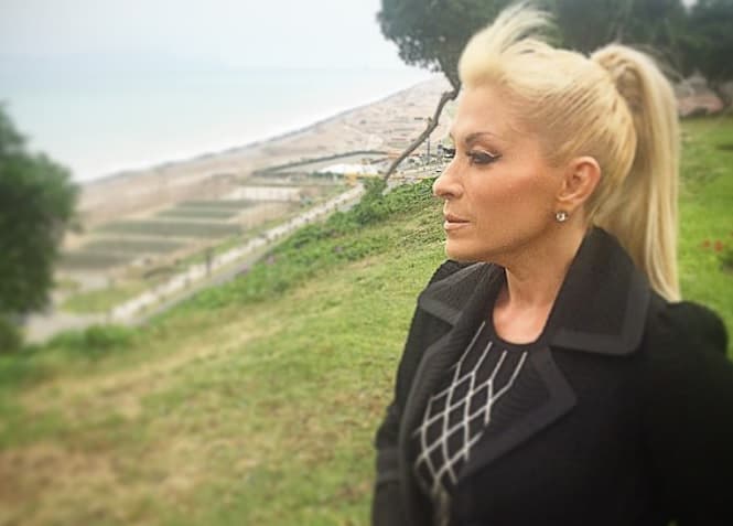 Los puntos de vista de Yuri también han generado enojo en ciertos sectores de la sociedad, pues en repetidas ocasiones se ha declarado abiertamente en contra del matrimonio y adopción de niños entre parejas del mismo sexo, con lo que ha generado no solo críticas de algunas personas de su público, incluso amigos de la cantante u otros famosos.