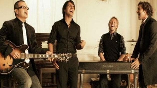 En el 2008 Fonsi se anota otro éxito internacional al componer e interpretar a lado de sus colegas Aleks Syntek, Noel Schajris y David Bisbal el tema 'Aquí estoy yo' el cual ganó todo los reconocimientos de ese año. Además estuvo también en los primeros lugares de popularidad con el tema 'No me doy por vencido'.