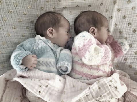 Pese al hermetismo que ella mantiene sobre sus hijos, 
<a href="http://www.univision.com/entretenimiento/hijos-de-famosos/ya-sabemos-el-nombre-de-los-gemelos-de-ludwika-paleta-y-emiliano-salinas">se sabe que los bebés nacieron en San Diego</a>, California y que se llaman Bárbara y Sebastián.