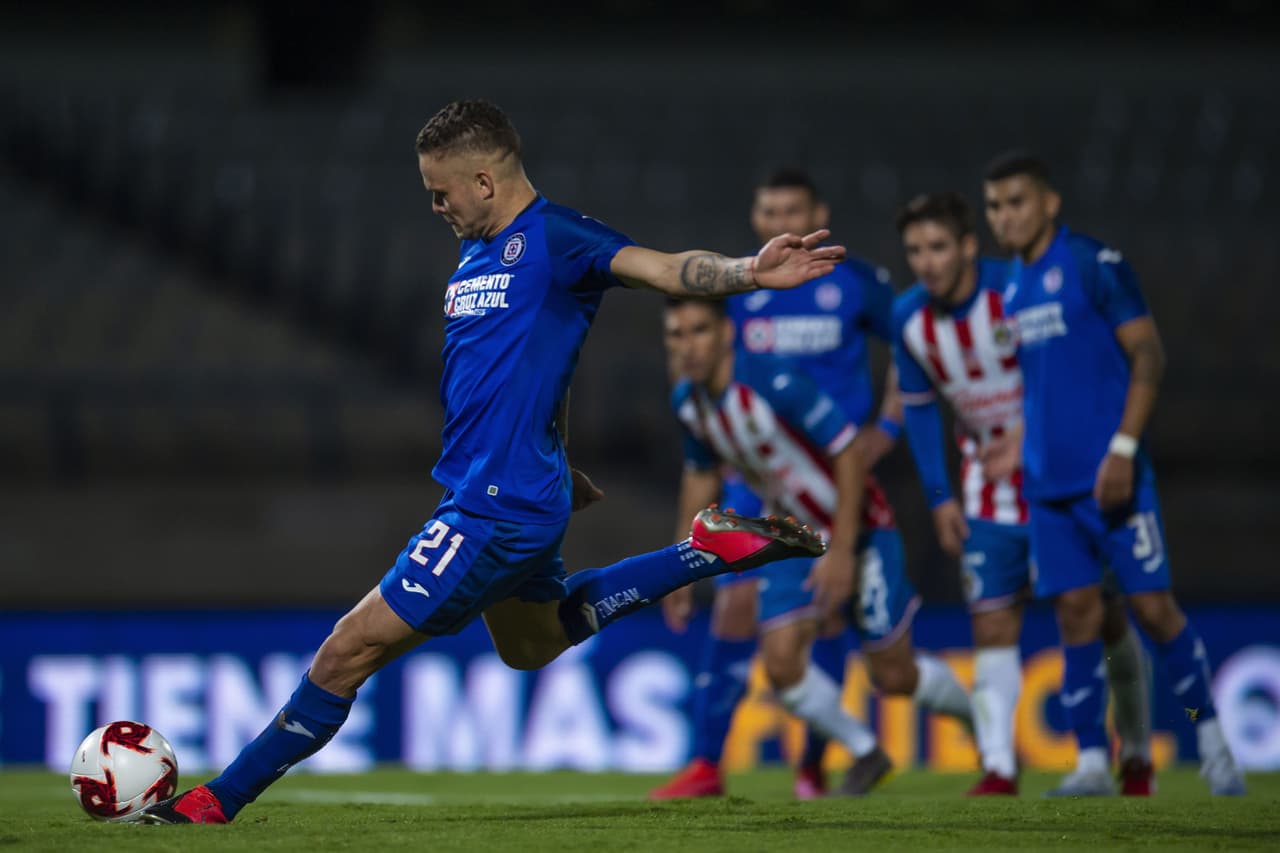 Cabecita se encarga de anotar 2-1 desde los 11 pasos y le da el campeonato a cuadro capitalino.