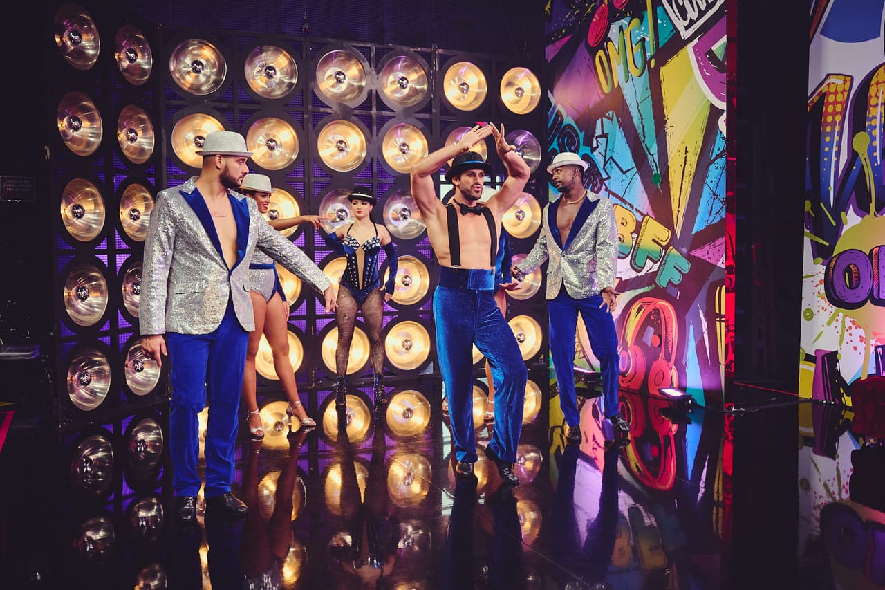 Lambda García también repasó algunos pasos de su número con el que trajo a Broadway a la pista de Mira Quién Baila ¡ La Revancha!