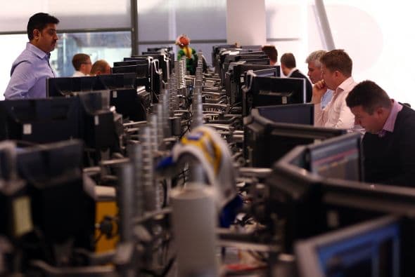 Del mismo modo sugieren que las estaciones de trabajo se pueden convertir fácilmente en escritorios para estar de pie durante por lo menos una parte del día.