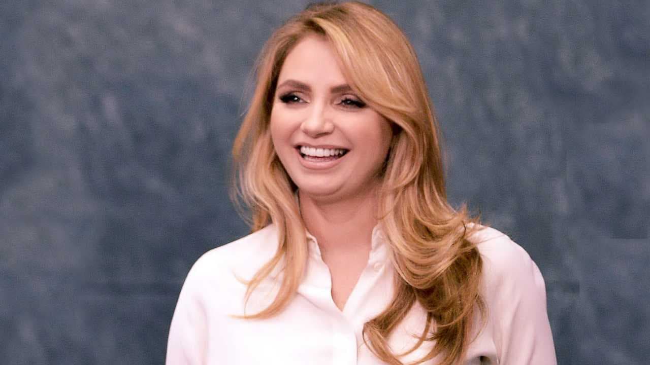 Angélica Rivera responde a supuesto noviazgo y si está lista para ser abuela