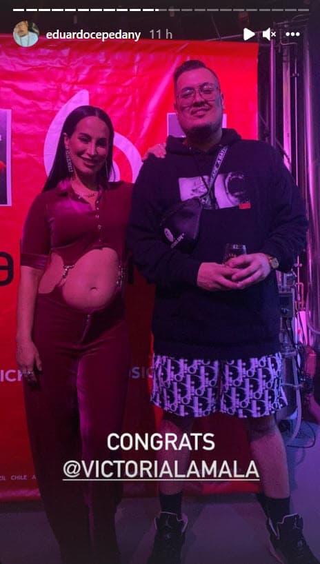 La exparticipante de Mira Quién Baila 2017 se despertó con el presentimiento de que algo en su cuerpo estaba ocurriendo a pesar de que tenía los síntomas de su periodo. Le dio la noticia a su esposo durante la cena de aniversario.
<br>