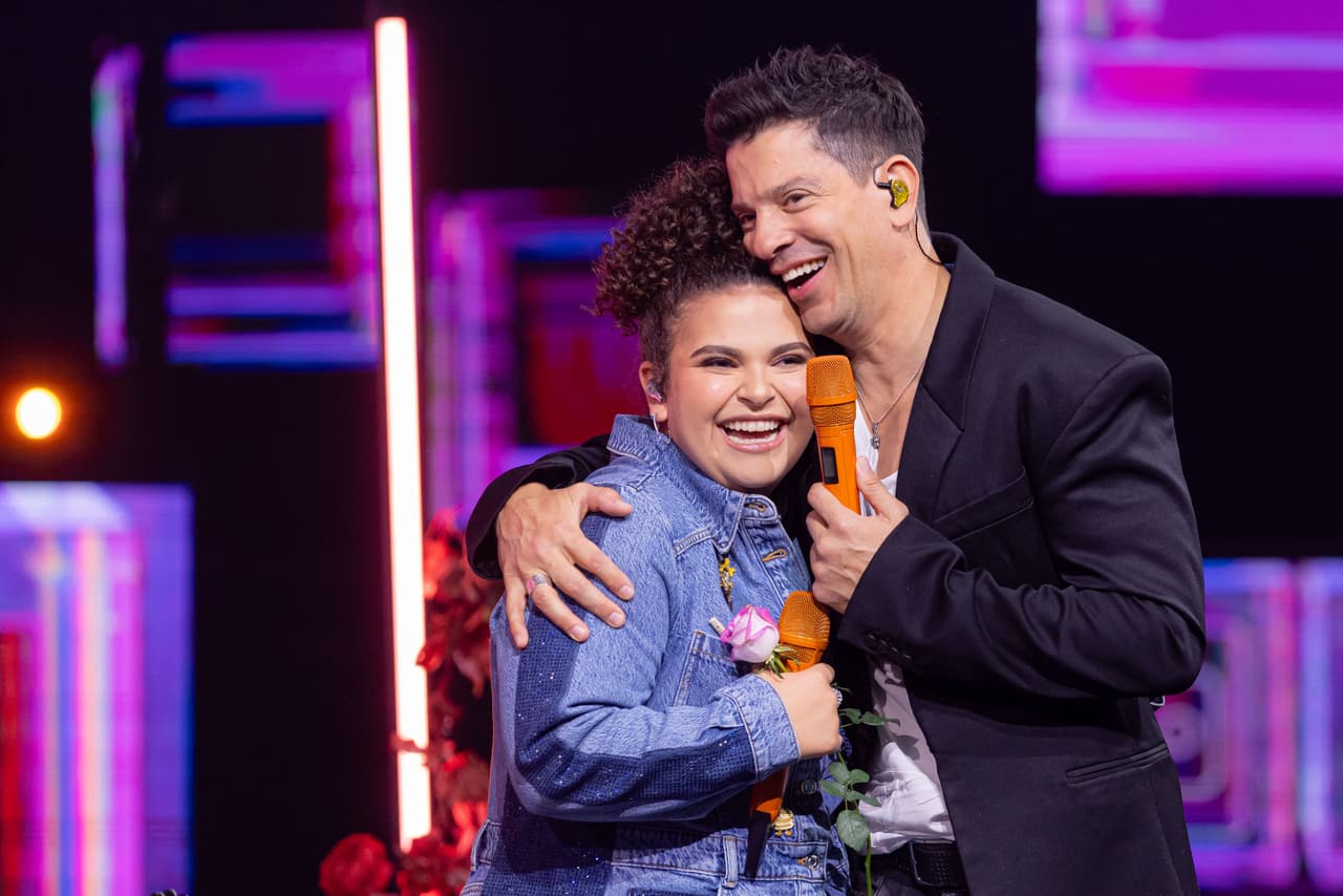 Lucerito y Yahir interpretaron con mucho sentimiento 'La Fuerza del Destino' de Alejandro Sanz, en el capítulo 3, como si fueran un par de enamorados.