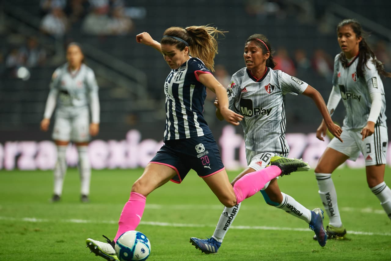 Monterrey 1-0 Atlas. Diana Laura Evangelista le da el triunfo a las Rayadas para seguir en la lucha por el campeonato.