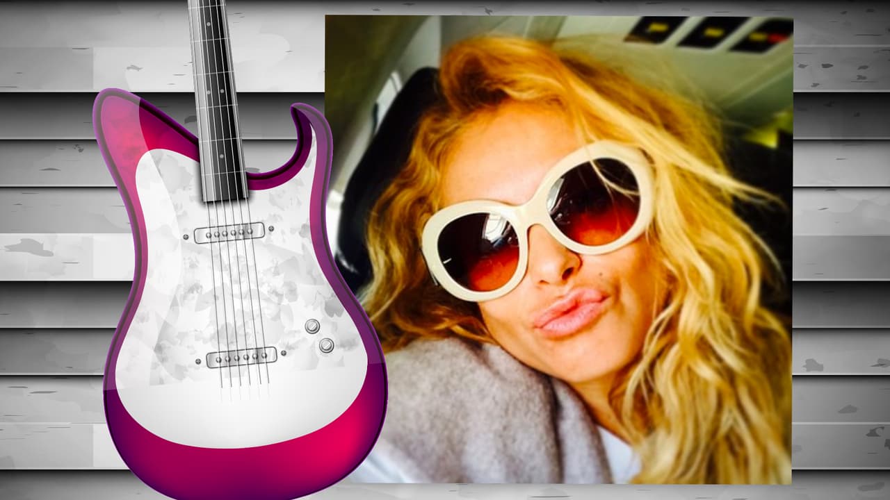 No sabemos exactamente por qué, pero a Pau le encantan los lentes de sol. Quizás no necesitamos ninguna razón pues sencillamente son un accesorio muy cool. La Pau tiene varios y aquí te mostramos algunos de ellos.