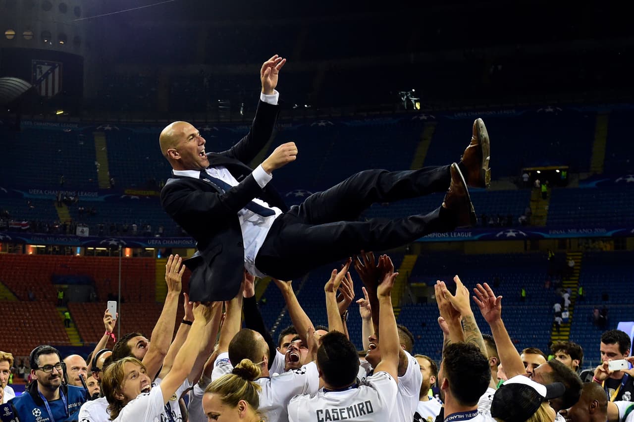 Al que lanzaron hacia la gloria fue al técnico francés Zinedine Zidane. Ser campeón de Champions League y de Mundial de Clubes lo catapultó en su primer año bajo el mando de Real Madrid como un estratega exitoso.