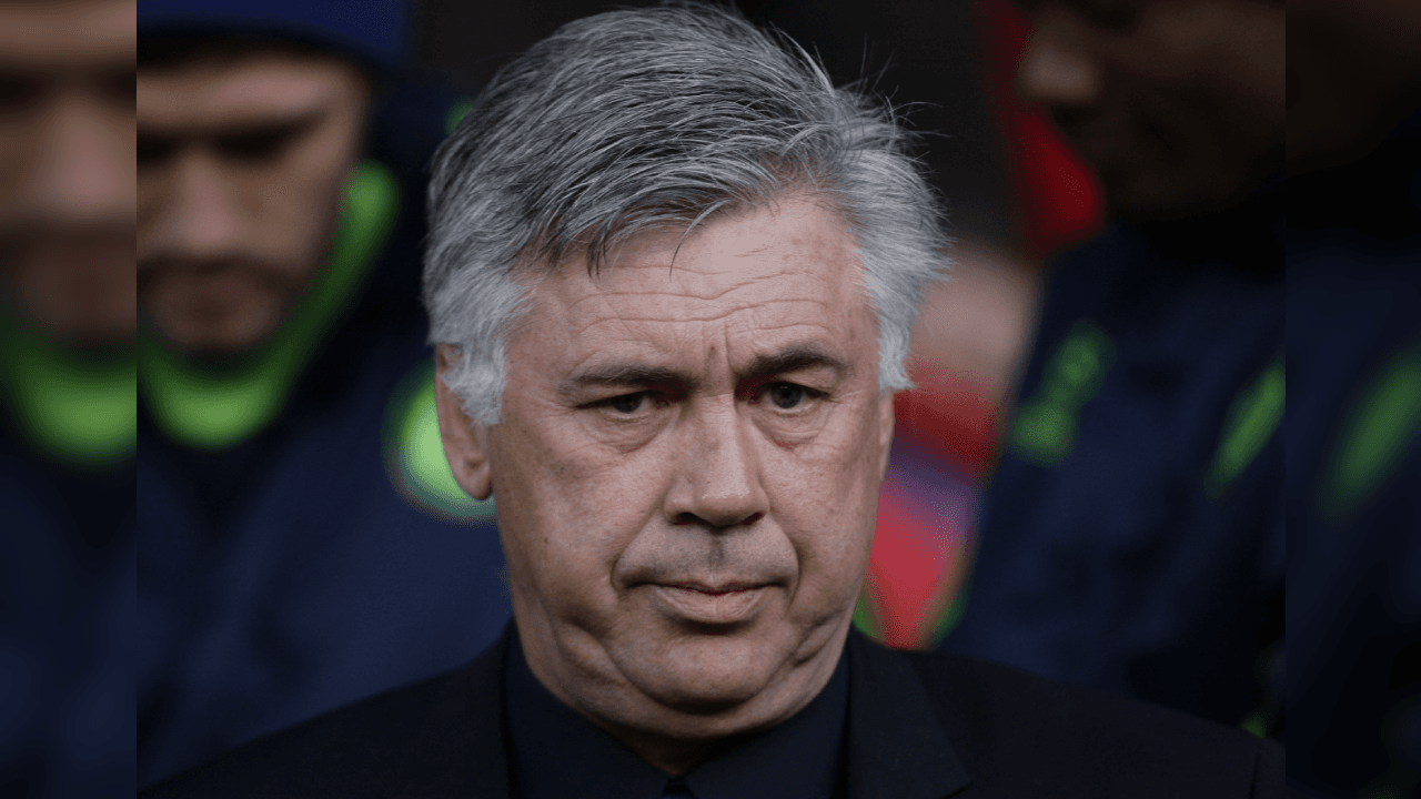 Por parte de los Blues de Carlo Ancelotti iniciaron: Petr Čech en la portería; Cole, Alex, Terry e Ivanovic en la defensa; Ramires, Essien y Lampard en medio campo; Malouda, Torres y Anelka en el ataque.
