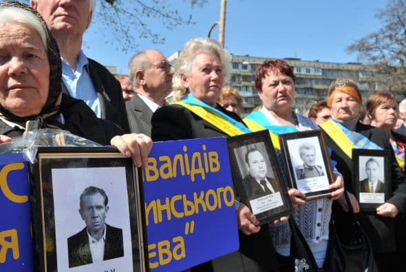 Esta fobia afecta también al 40 por ciento de las personas con edades comprendidas entre los 41 y 50 años, testigos de la tragedia, y en una medida algo menor a los bielorrusos mayores de 51 años, mejor adaptados para vivir en condiciones extremas, según los expertos.