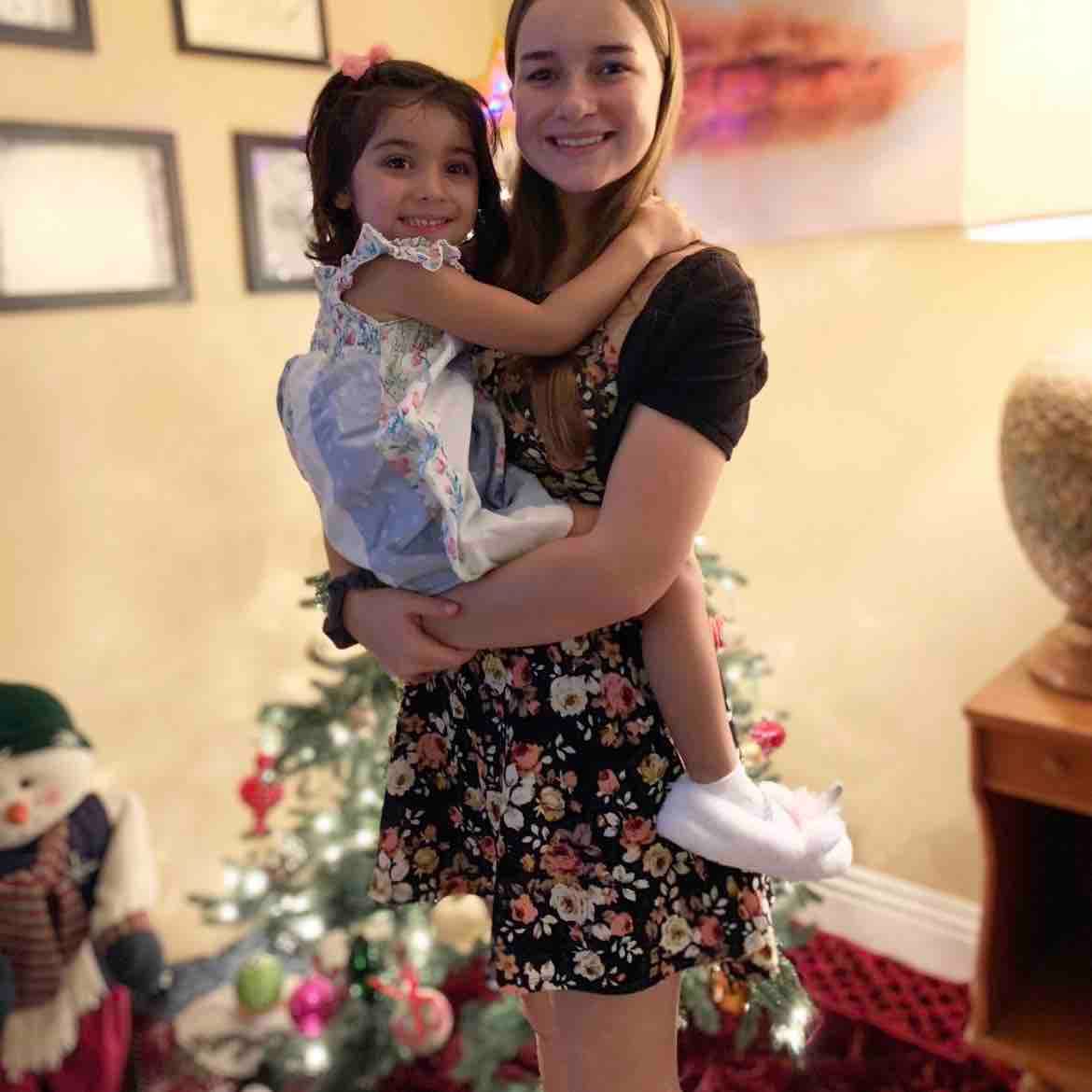 Chrisa Cornejo asegura que “toda la evidencia que ha sido colectada hasta el momento, según mi entender, es una sobredosis accidental de fentanilo, ella estaba con unos amigos se tomó algo y
<b>estaba alterado con ese veneno”.</b>