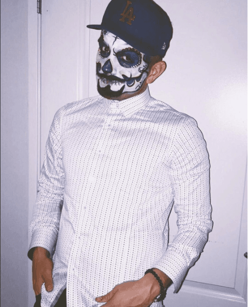 El Dasa aprovechó sus redes sociales para compartir con sus seguidores una imagen donde aparece con el rostro maquillado de 'Catrín'.