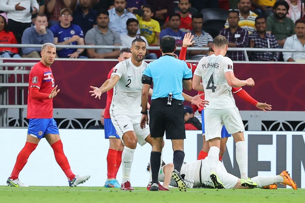 Costa Rica se convirtió este martes en el último clasificado al Mundial de Catar 2022 al vencer por 1-0 a Nueva Zelanda con un gol de Joel Campbell en el minuto 3 y estará en el Grupo D con España, Alemania y Japón.