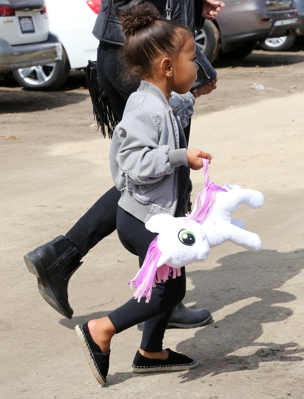 A su corta edad, la pequeña ya tiene un estilo propio para vestir, digno de una Kardashian.