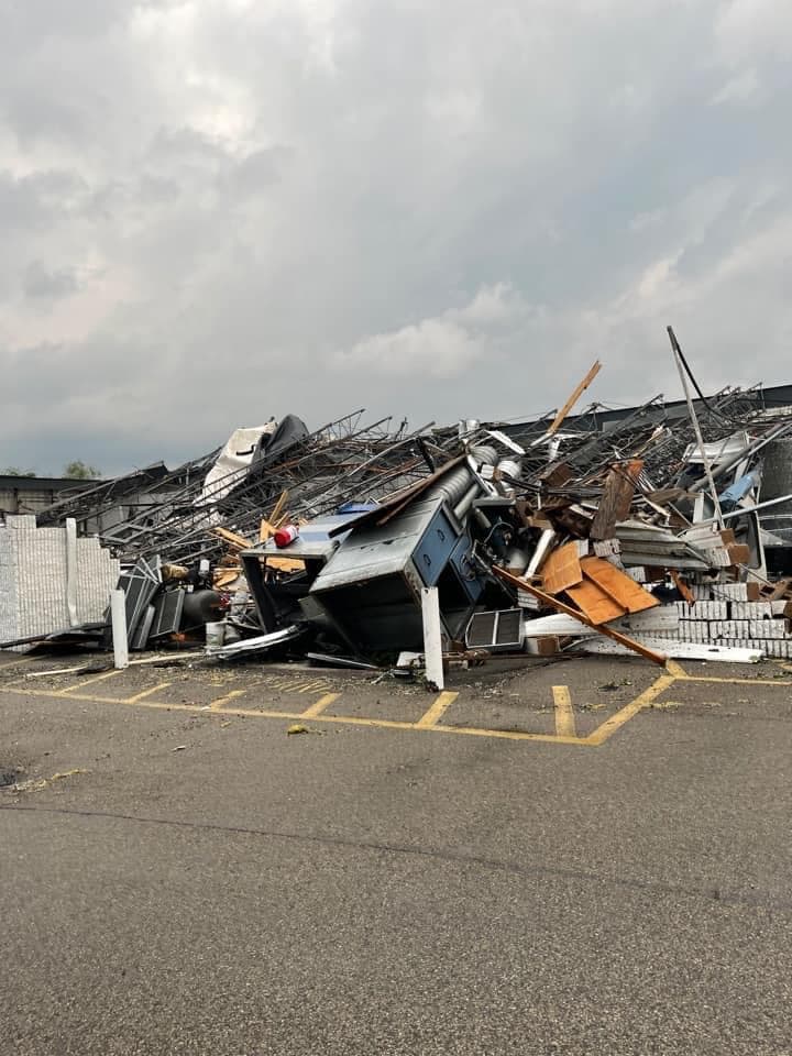 La policía de Bensalem confirmó que al menos cinco personas resultaron heridas durante la tormenta.