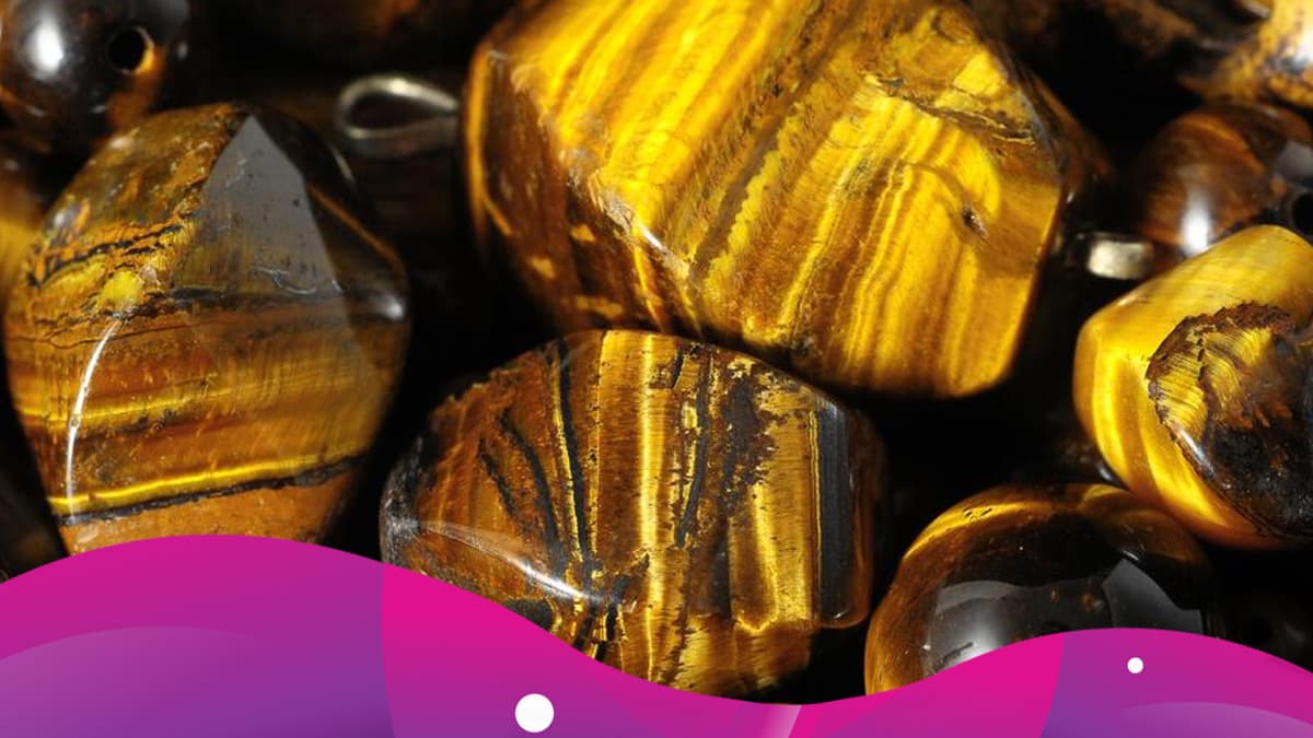 La piedra llamada ojo de tigre es un tipo especial de cuarzo que tiene muchas virtudes y propiedades que te pueden ayudar a superar determinados problemas y conflictos, con sus poderes "liberadores".