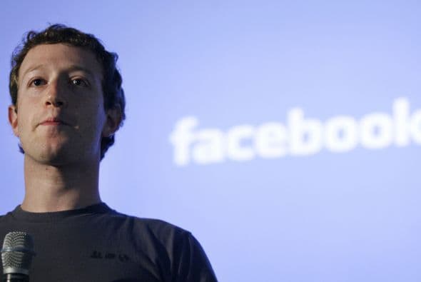 Facebook, la empresa creada en una habitación de estudiantes, podría debutar este miércoles en Bolsa, convirtiendo al evento en uno de los más esperados y sorprendentes dentro del mundo financiero: la oferta pública inicial de las acciones de la firma podría generar hasta $10 mil millones, según algunos análisis. Esto último valoraría a la compañía entre $75 mil millones y $100 mil millones. Pero ¿qué hace a este debut como el evento financiero del año?