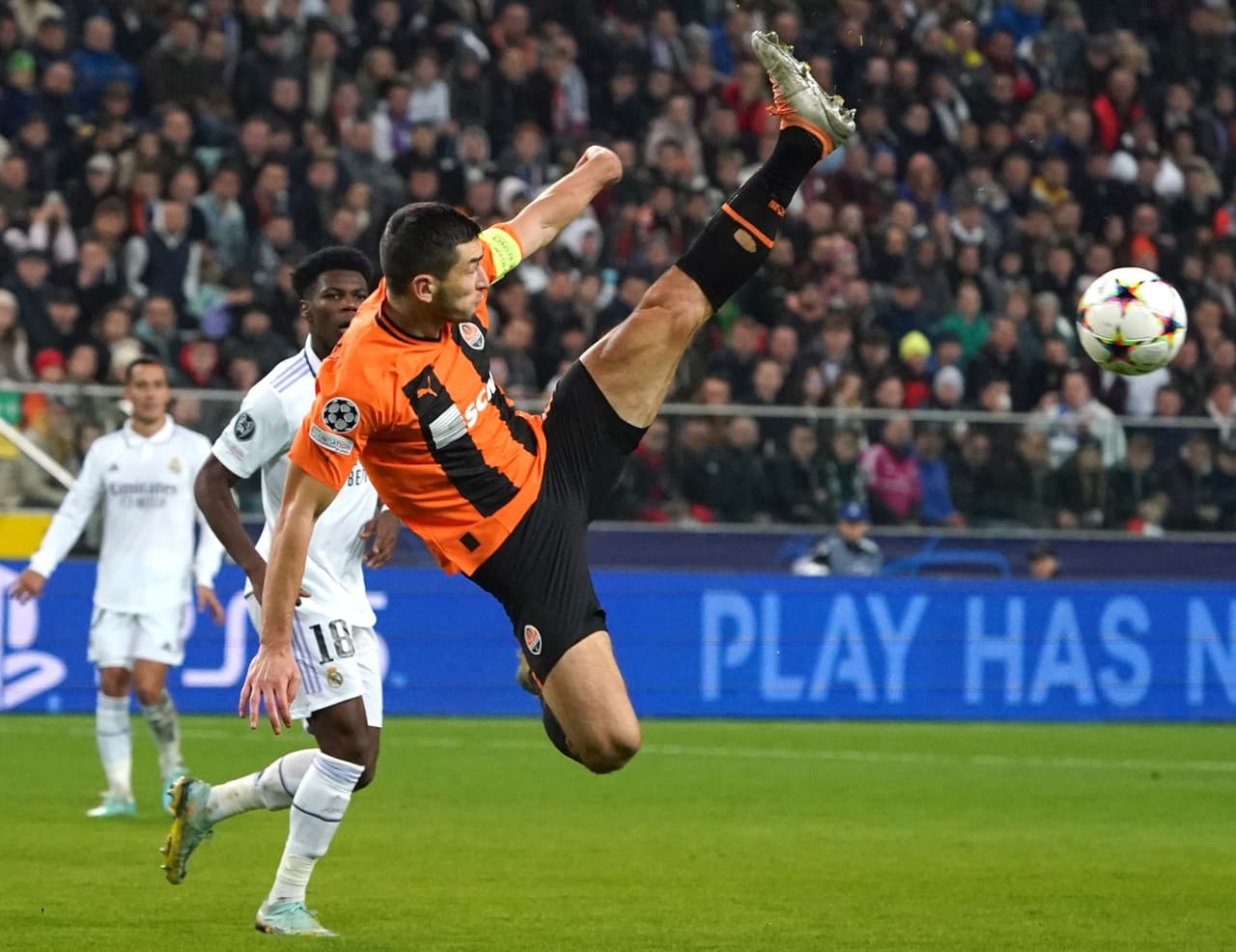 Un gol en el tiempo de compensación de Antonio Rüdiger le dio el empate al Real Madrid en su visita al Shakhtar Donetsk en la UEFA Champions League.