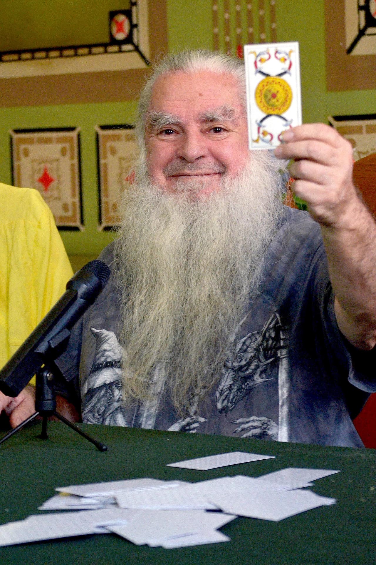 El Brujo Mayor siempre causa polémica con sus predicciones, las cuales han sido bastante fallidas (como anunciando el año pasado que Trump perdería las elecciones), aunque sí le ha atinado en varias ocasiones, como la muerte de Hugo Chávez y la llegada de Obama a la presidencia.