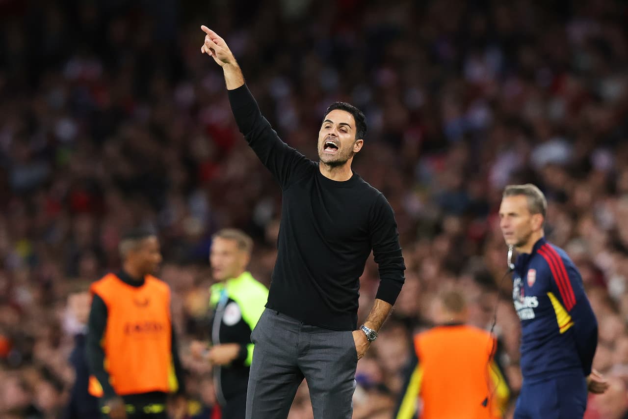 Arsenal superó por 2-1 al Aston Villa.