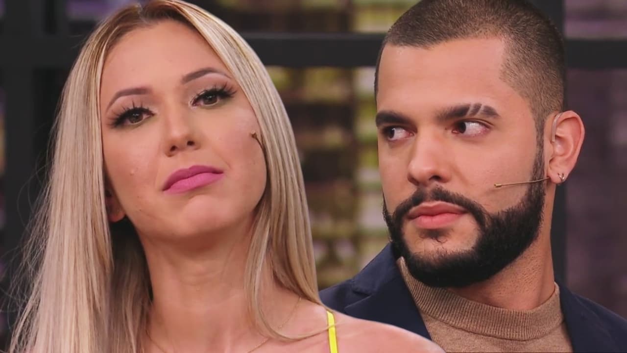 Poco después, Chris le hizo la pregunta que ella más esperaba y 
<b><a href="https://www.univision.com/shows/enamorandonos/con-este-romantico-detalle-chris-le-pidio-a-monika-que-fuera-su-novia-y-asi-le-respondio-ella-video" target="_blank">se hicieron novios</a></b>. Desafortunadamente, esta pareja como muchas otras, pasó por una crisis que los llevó a 
<b><a href="https://www.univision.com/shows/enamorandonos/pese-al-amor-que-se-tienen-monika-y-chris-decidieron-terminar-su-romance-video" target="_blank">un doloroso rompimiento</a></b>.