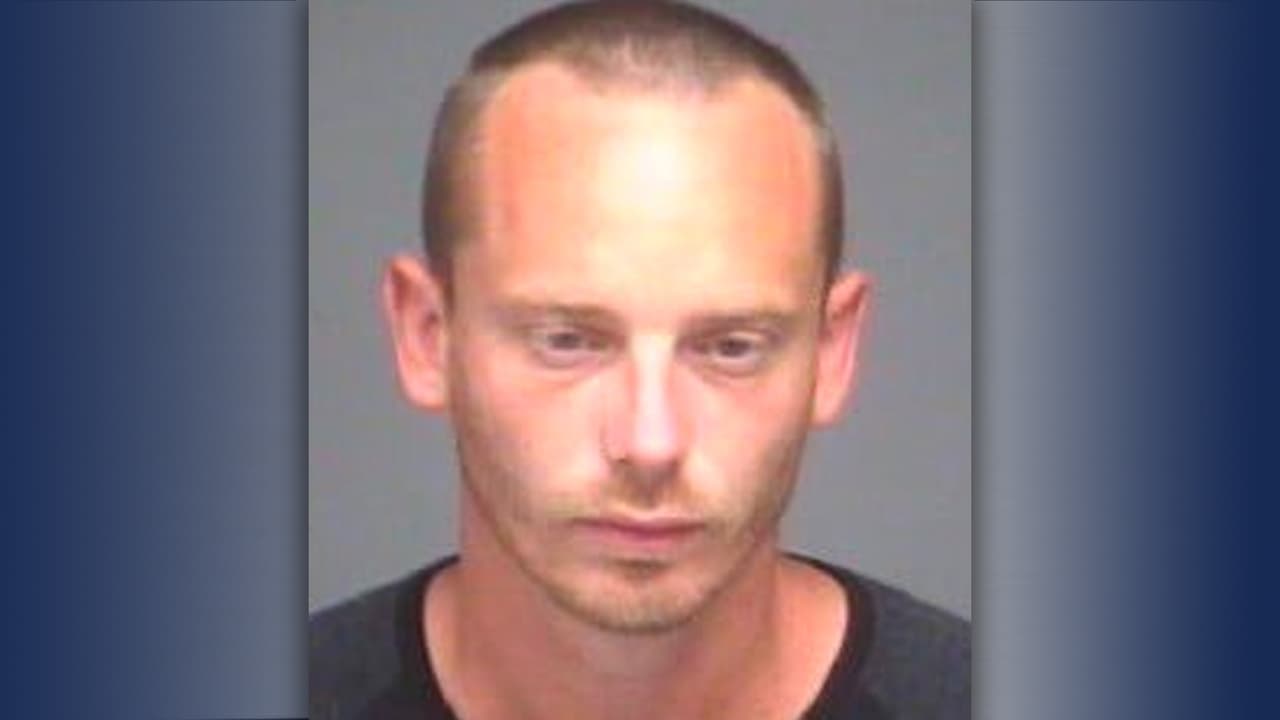 Arrestan a uno de los sospechosos de balear a un oficial de policía en Burleson 