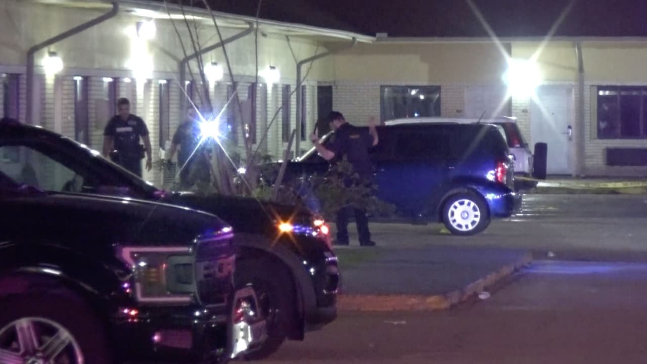 Tiroteo en un motel al sureste de Houston: un hombre muere y otro resulta herido