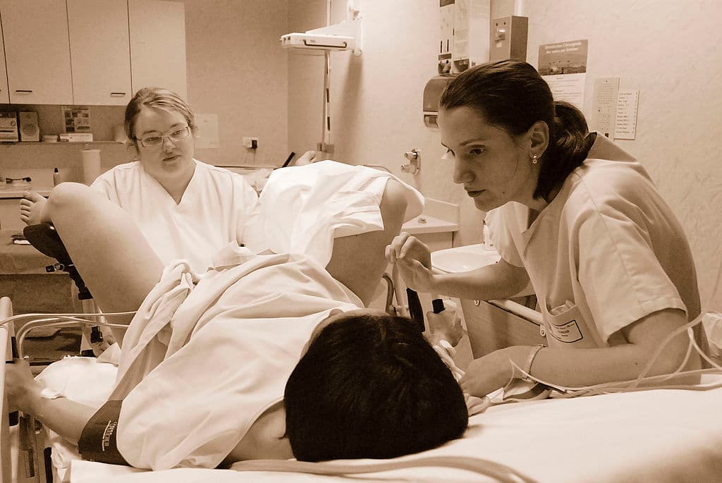 ¿Conoces a alguna mujer que haya muerto o haya estado cerca de morir durante el parto? Ayúdanos a investigar la mortalidad materna