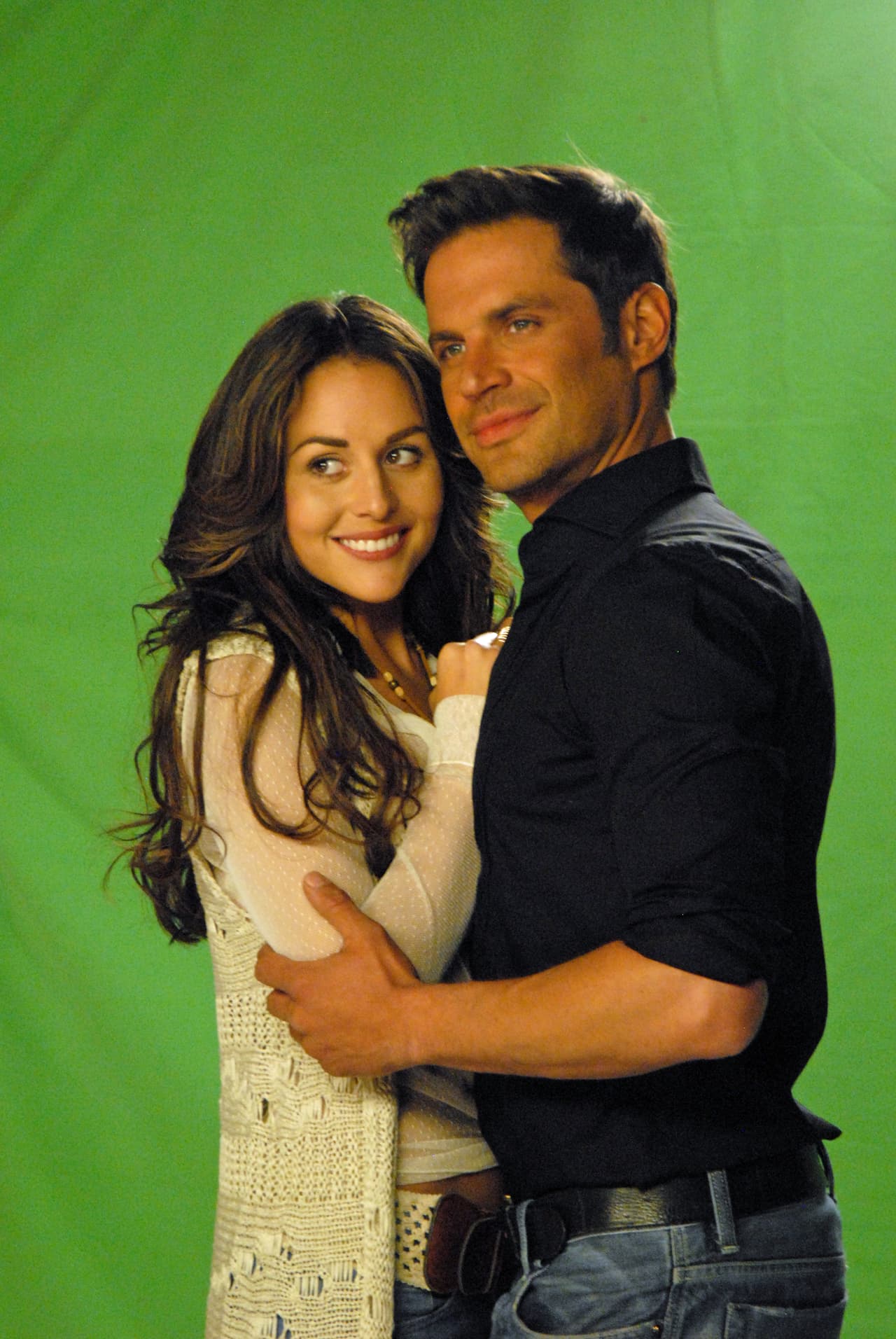 Nada nos haría más felices que verlos juntos y muy contentos.