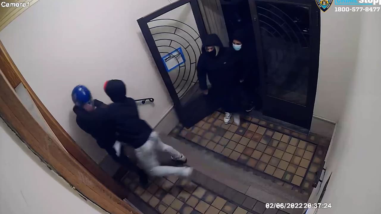 Golpean y roban a un repartidor de comida en Inwood