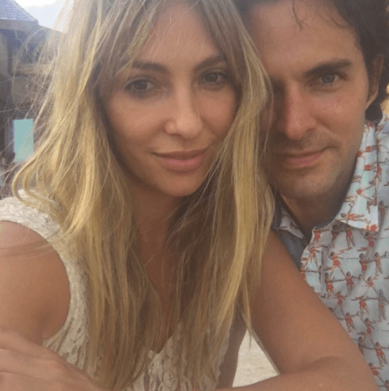 Constantemente, el actor de 45 años le dedica tiernos mensajes a su esposa a través de redes sociales, en los que se dice feliz con su relación.