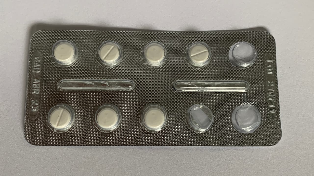 El doctor manifestó que esa es la razón por la que la gente no mejora y sus enfermedades básicas aumentan.