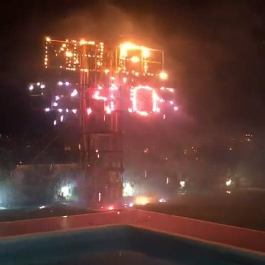 Además compartió los juegos pirotécnicos con los que le deseó feliz cumpleaños.