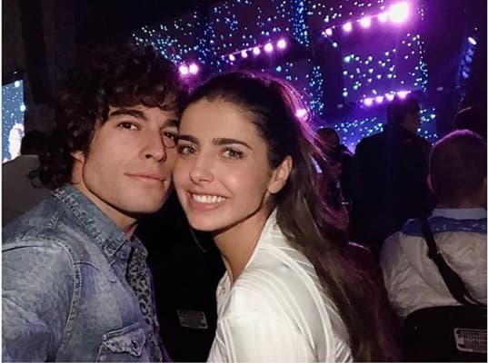 Pocos días después del anuncio, la pareja hizo un 'live' donde explicaron que la falta de amor no fue la causa de la ruptura: "Platicamos y queremos cosas distintas, yo quiero una familia, yo quiero hijos, él también pero no ahorita".
<br>