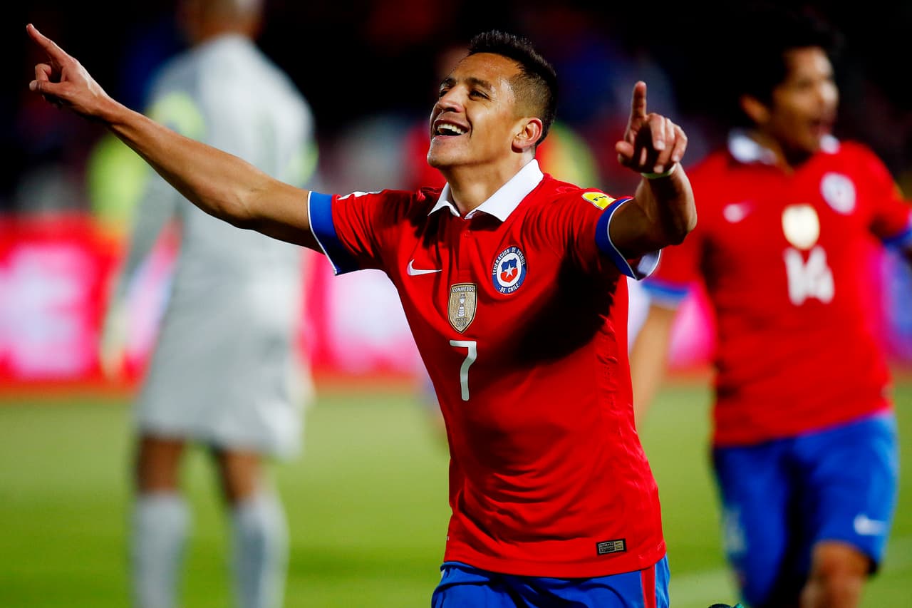 Sánchez, apodado el ‘Niño Maravilla’, es un goleador importante dentro de la selección austral y su capacidad ofensiva es desequilibrante en ‘La Roja’, pero es más introvertido y calmado.