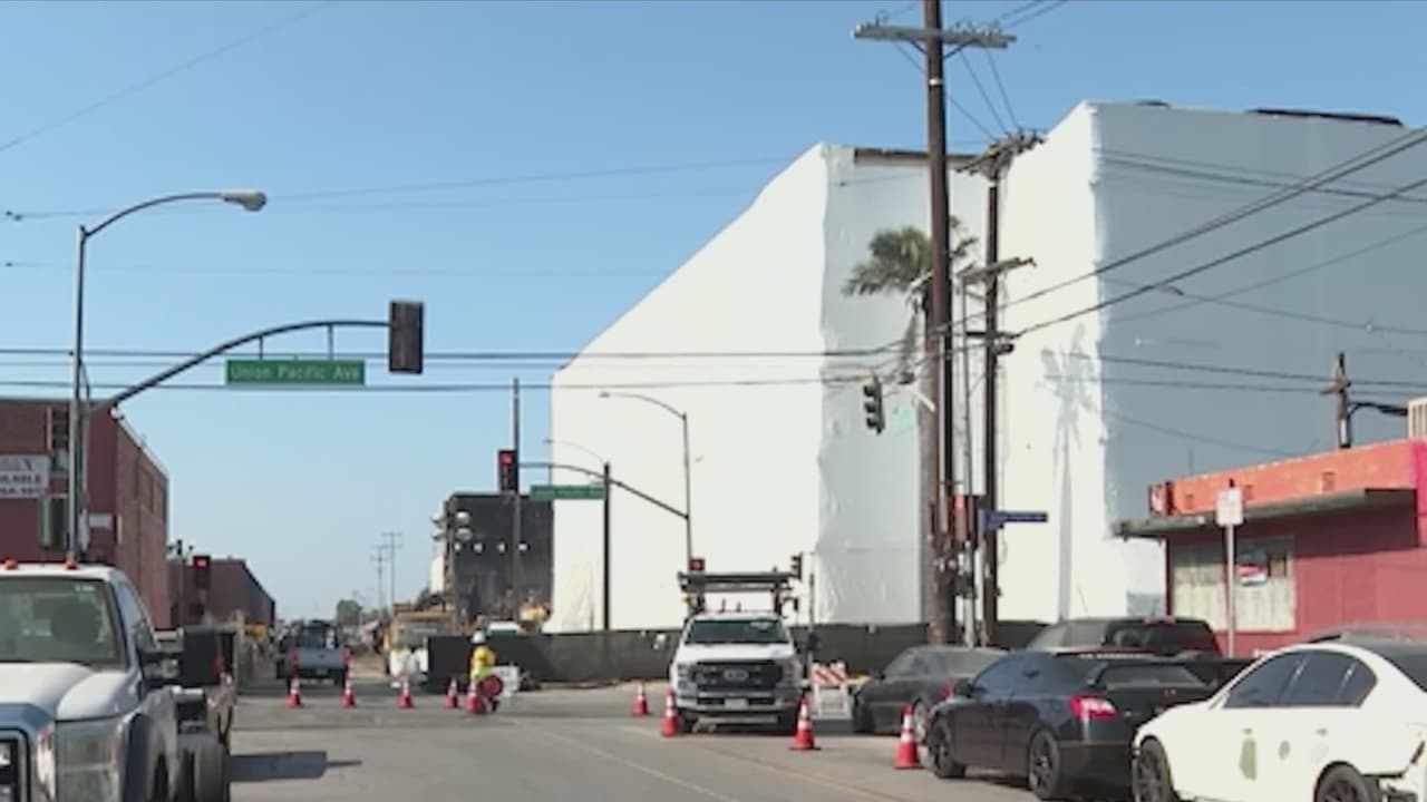 Ofrecen ayuda a residentes y negocios afectados por incendio de Lineage en Boyle Heights