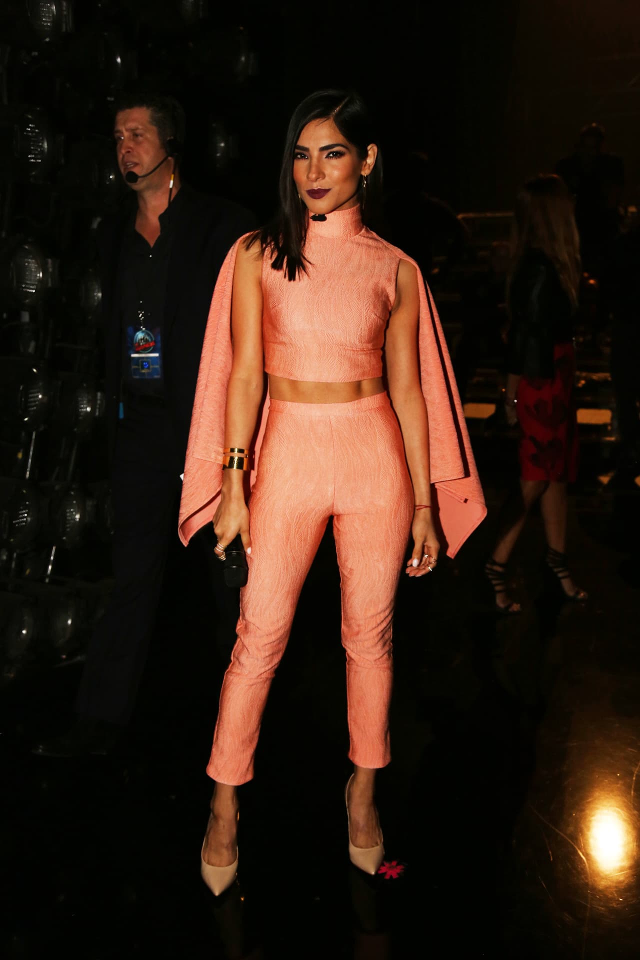 No hay show donde falle. Alejandra se ve siempre de maravilla en los en vivo de La Banda. Y con este atuendo en rosado de la diseñadora Kriado se vio ES-PEC-TA-CU-LAR.