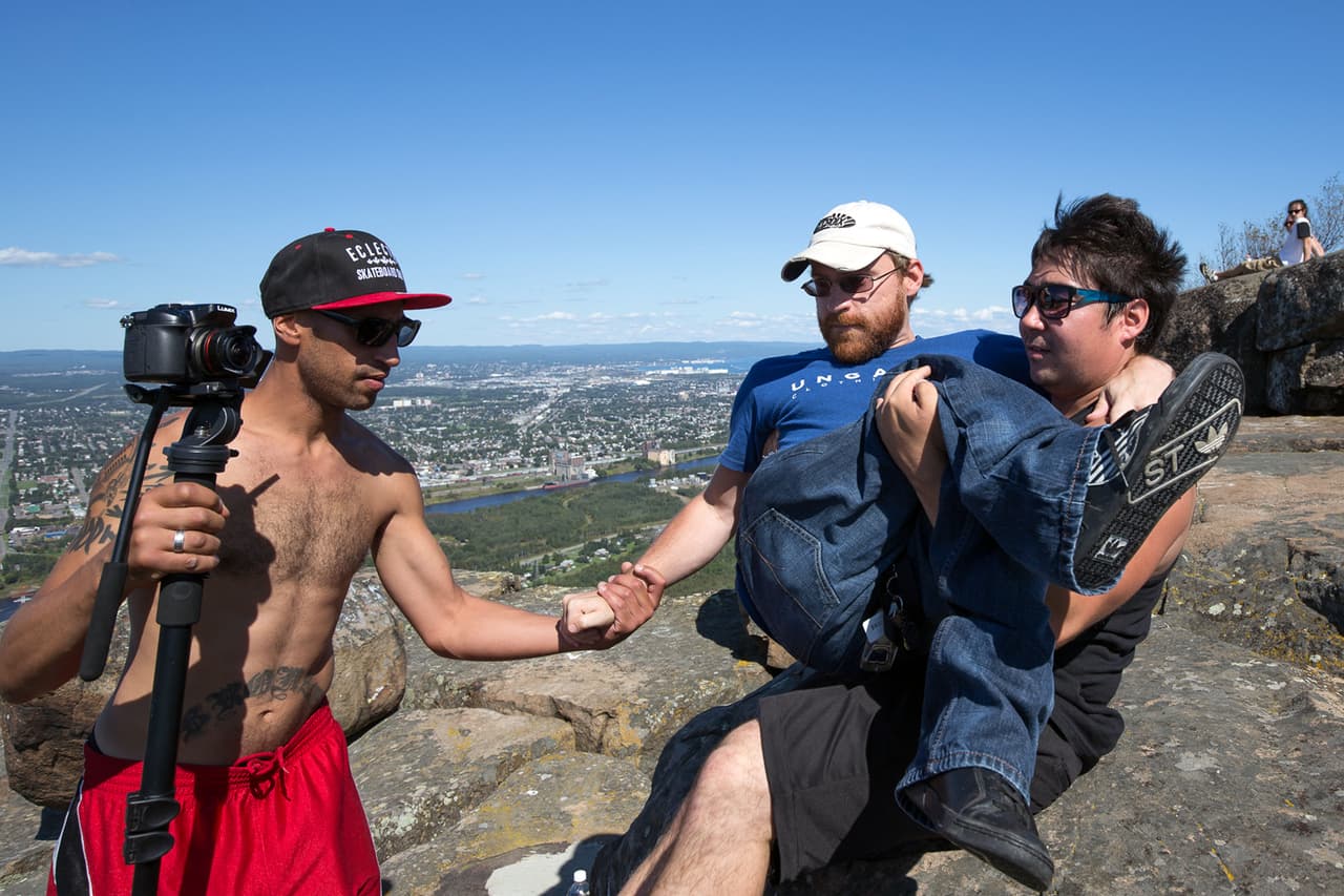 ¡Ya estaban cerca de la cima y Jeff podía ver el espectáculo bajo él!